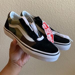 👀 BRAND NEW 👀CAMO VANS